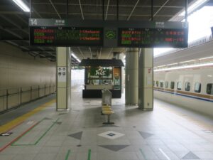 JR北陸新幹線 長野駅 13番線・14番線 主に高崎・大宮・上野・東京方面に行く列車が発着します