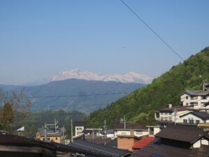 野沢温泉 ミニ温泉広場 湯らりからの景色 妙高山が見えます