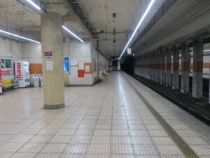 長野電鉄線 権堂駅 1番線 主に須坂・信州中野・湯田中方面に行く列車が発着します
