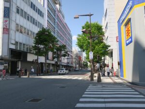 長野 中央通り アゲイン付近 近隣には飲食店が立ち並びます