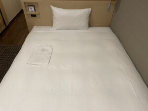 ホテル ヴィアイン新宿 シングルルーム ベッド