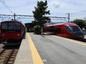 富士山麓電気鉄道 富士急行線 河口湖駅 2番線・3番線 富士山・大月方面に行く列車が発着します