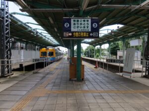 上毛電鉄線 中央前橋駅 ホーム 赤城・西桐生方面に行く列車が発着します