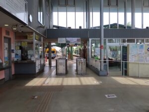 上毛電鉄線 中央前橋駅 改札口と待合室 交通系ICカードは使えません