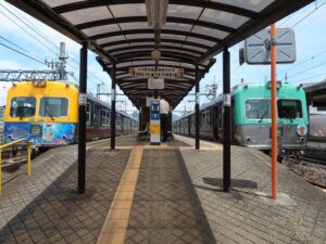 上毛電鉄線 赤城駅 1番線・2番線 1番線は主に西桐生方面に行く列車が発着します 2番線は主に中央前橋方面に行く列車が発着します
