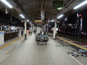 JR神戸線 三ノ宮駅 1番線・2番線 主に大阪・京都・大津・米原方面に行く列車が発着します