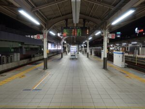 JR神戸線 三ノ宮駅 3番線・4番線 主に神戸・明石・姫路方面に行く列車が発着します