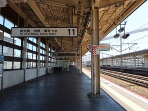 JR山陽新幹線 姫路駅 11番線 主に新大阪・京都・名古屋・東京方面に行く列車が発着します