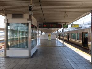 JR神戸線 姫路駅 5番線・6番線 主に明石・神戸・三宮・大阪・京都方面に行く列車が発着します