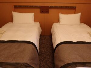 ホテルモントレ神戸 ツインルーム ベッド