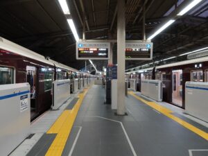 阪急神戸線 神戸三宮駅 3番線・4番線 主に高速神戸・新開地方面に行く列車が発着します