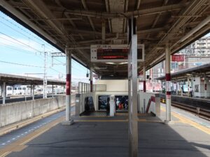 山陽電鉄本線 明石駅 3番線・4番線 主に高速神戸・三宮・甲子園・尼崎・梅田方面に行く列車が発着します
