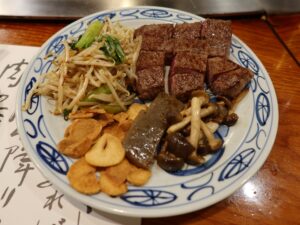 ステーキランド神戸館 神戸牛ステーキと焼き野菜、ニンニク