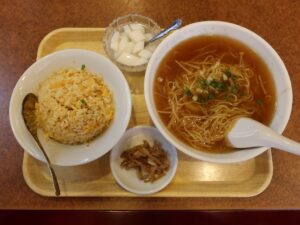 炒飯とフカヒレ麺のセット 神戸 南京町 中華街 福龍菜館にて