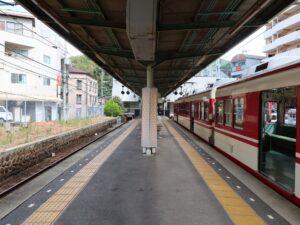 神戸電鉄有馬線 有馬温泉駅 ホーム 主に有馬口方面に行く列車が発着します