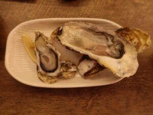 活〆牡蠣食べ比べ 広島 かき小屋 豊丸水産にて