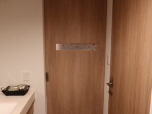 ドーミーイン広島ANNEX ダブルルーム 客室の手前に中扉があります