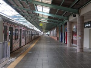 伊豆急行線 伊豆急下田駅 1番線 河津・伊豆熱川・伊豆高原・伊東・熱海・小田原・横浜・東京方面に行く列車が発着します