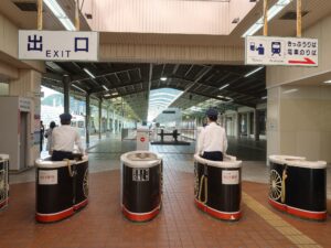 伊豆急行線 伊豆急下田駅 出口 Suica・PASMOなどの交通系ICカードリーダーがあります