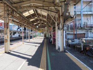 JR山陰本線 米子駅 1番線 主に山陰本線で倉吉・鳥取方面に行く列車と、伯備線で新見・倉敷・岡山方面に行く列車が発着します