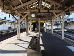 JR山陰本線 米子駅 主に山陰本線で松江・出雲市方面と、倉吉・鳥取方面に行く列車と、伯備線で新見方面に行く列車が発着します