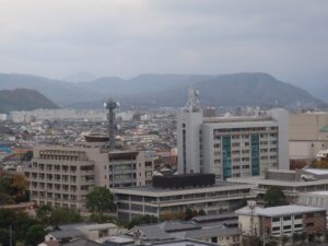 久松公園 鳥取城跡 天球丸跡から鳥取県庁を見る