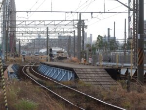 JR日豊本線 鹿児島駅 構内 なぜかホームがあります 奥が鹿児島駅の本体です