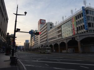 熊本 繁華街 電車通り 鶴屋百貨店付近