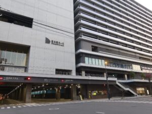 熊本桜町バスターミナル バス入口