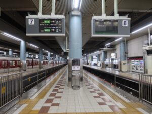 近鉄大阪線 大阪上本町駅 7番線・8番線 主に鶴橋・高安・国分・八木・名張方面に行く列車が発着します