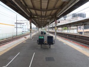 JR京都線 茨木駅 1・2番線 主に大阪・三宮・明石・姫路方面に行く列車が発着します
