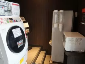 アパホテル 京都駅堀川通 11階 コインランドリー 製氷機 電子レンジ