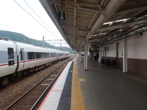 JR山陰本線 城崎温泉駅 4番線 主に浜坂・鳥取方面に行く列車が発着します