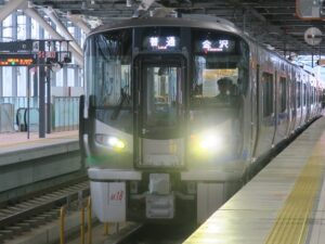 あいの風とやま鉄道 521系 前面 富山駅にて