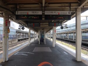 JR奥羽本線 山形駅 3番線・4番線 3番線は主に天童・新庄方面に行く列車が発着します 4番線は主に赤湯・米沢・福島方面に行く列車が発着します