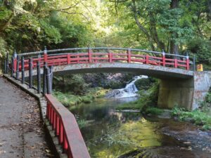 銀山温泉 白金公園 せことい橋 横から撮影