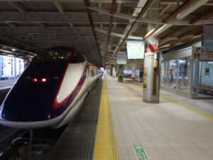 JR山形新幹線 新庄駅 1番線 主に山形新幹線で山形・福島・東京方面に行く列車と、奥羽本線（山形線）で大石田・山形・米沢・福島方面に行く列車が発着します