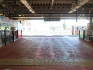 JR奥羽本線 新庄駅 5番線は各ホームの奥にあります