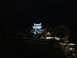 松江城 天守閣 夜はライトアップされます