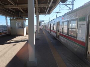 芝山鉄道 芝山千代田駅 ホーム 東成田・京成成田方面に行く列車が発着します