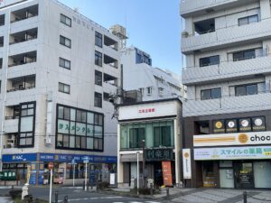 京浜急行本線 汐入駅 駅前 ホテルハーバー横須賀はこの先にあります