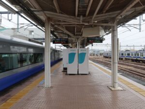JR常磐線 高萩駅 ホーム 1番線は主にいわき・原ノ町・仙台方面に行く列車が発着します 2番線は主に水戸・上野・東京方面に行く列車が発着します
