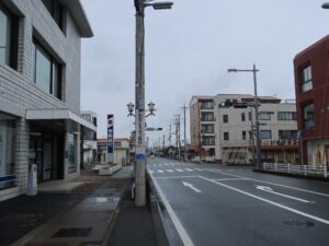 茨城県高萩市 高萩駅交差点 三叉路に常陽銀行があります