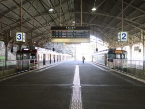 近鉄吉野線 吉野駅 ホーム バタバタ式の発車ご案内
