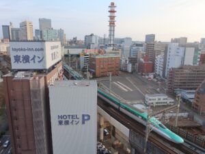 アパホテル 仙台駅五橋 お部屋によっては窓から東北新幹線と東北本線が見えます