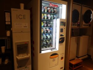 アパホテル 仙台駅五橋 2階 コインランドリー、自動販売機、製氷機