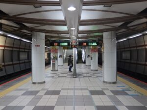 JR仙石線 仙台駅 9番線・10番線 9番線は主にあおば通駅に行く列車が発着します 10番線は主に仙石線で松島海岸・石巻方面に行く列車が発着します