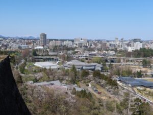 青葉山公園 仙台城跡から見える景色 仙台国際センター方向を撮影