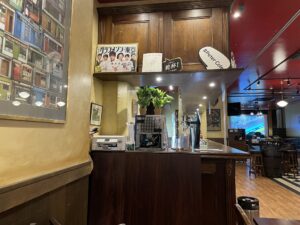 アパホテル＆リゾート 西新宿五丁目タワー IRISH PUB Peter Cole 西新宿本店 カウンター