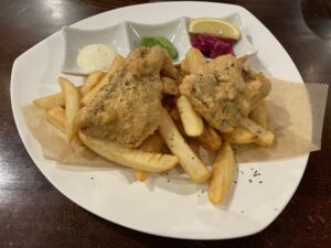 フィッシュアンドチップス アパホテル＆リゾート 西新宿五丁目タワー IRISH PUB Peter Cole 西新宿本店にて